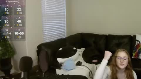 Snapshot of southerbunny chatting on 02-09-25, 02:18 Bunnydathug online show from 02-09-25, 02:18