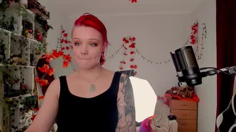 Snapshot of sova_energy chatting on 10-26-25, 02:45 Leah online show from 10-26-25, 02:45