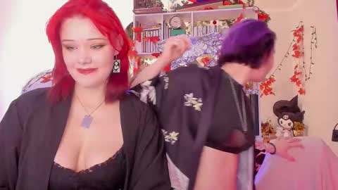 Snapshot of sova_energy chatting on 12-01-25, 03:22 Leah online show from 12-01-25, 03:22