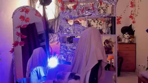 Snapshot of sova_energy chatting on 12-02-25, 04:51 Leah online show from 12-02-25, 04:51