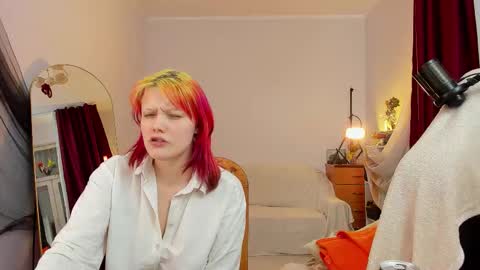 Snapshot of sova_energy chatting on 02-15-26, 10:28 Leah online show from 02-15-26, 10:28