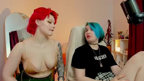 Snapshot of sova_energy chatting on 03-11-26, 05:19 Leah online show from 03-11-26, 05:19