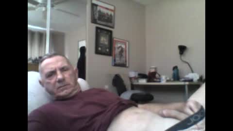 Snapshot of sox1957 chatting on 11-18-25, 06:45 sox1957 online show from 11-18-25, 06:45