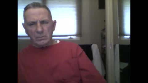 Snapshot of sox1957 chatting on 12-05-25, 08:05 sox1957 online show from 12-05-25, 08:05