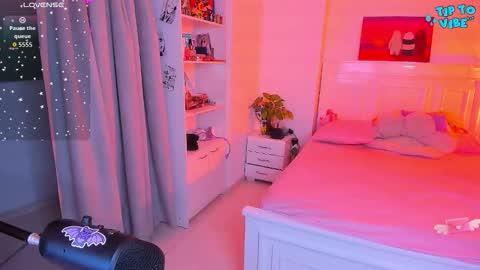 Lili online show from 11-26-25, 04:02