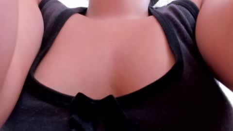 Snapshot of soy_naty_rose3 chatting on 01-11-25, 03:20 Naty online show from 01-11-25, 03:20