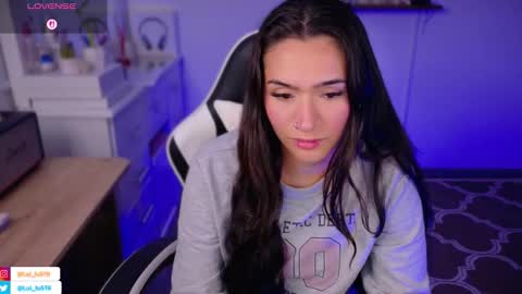 Luisa    online show from 11-10-25, 08:19