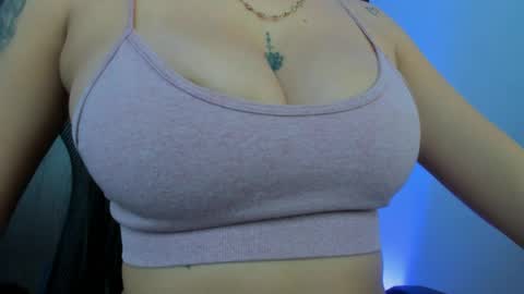 Snapshot of soycinthya_r chatting on 06-03-26, 07:41 CINTHYA online show from 06-03-26, 07:41