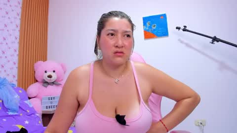 Snapshot of soyqeen chatting on 04-26-26, 05:05 SoyQueen online show from 04-26-26, 05:05