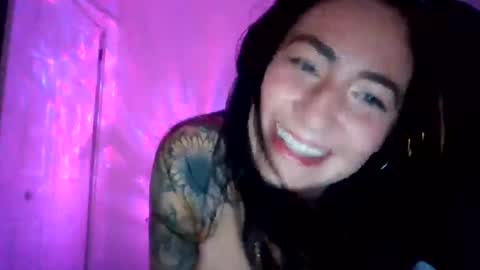 Snapshot of sp1cy_whitethangs chatting on 07-17-26, 06:20 Spicywhitethangs online show from 07-17-26, 06:20