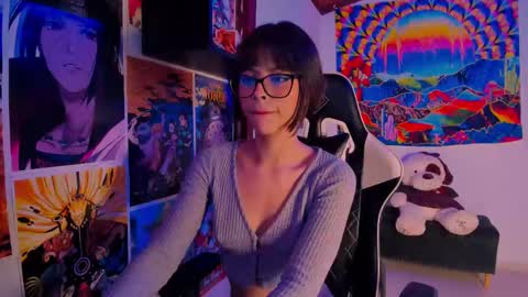 Snapshot of space__kittyy chatting on 02-17-25, 05:58 Val online show from 02-17-25, 05:58