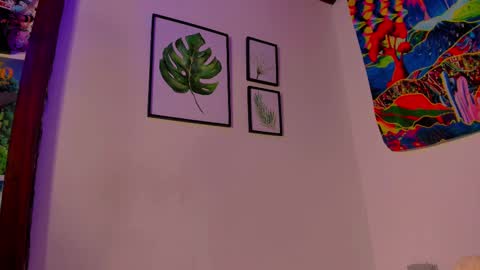 Snapshot of space__kittyy chatting on 03-08-25, 09:08 Val online show from 03-08-25, 09:08