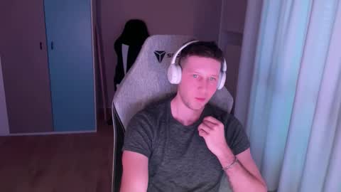 Snapshot of spaduzz chatting on 03-08-26, 04:00 spaduzz online show from 03-08-26, 04:00