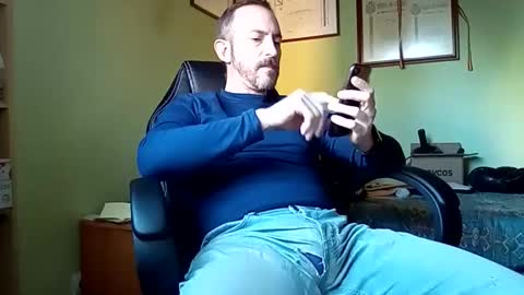 Manu  online show from 01-19-25, 04:04