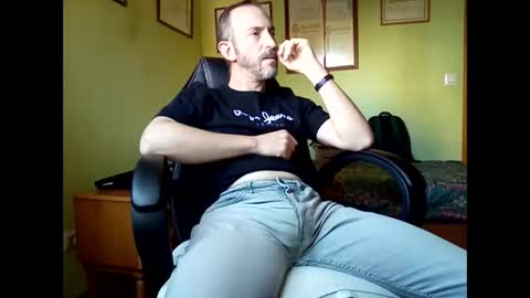 Manu  online show from 05-11-26, 04:04