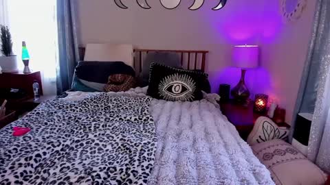 Snapshot of spankamber chatting on 01-20-25, 10:37 AmberSpanks online show from 01-20-25, 10:37