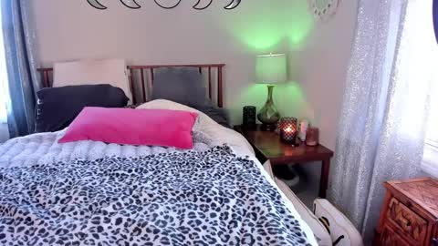 Snapshot of spankamber chatting on 01-21-25, 10:30 AmberSpanks online show from 01-21-25, 10:30