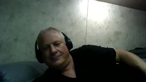 Snapshot of spankmebitches1 chatting on 03-04-26, 12:22 Slave online show from 03-04-26, 12:22