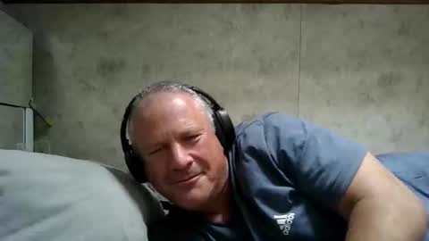 Snapshot of spankmebitches1 chatting on 03-23-26, 04:44 Slave online show from 03-23-26, 04:44