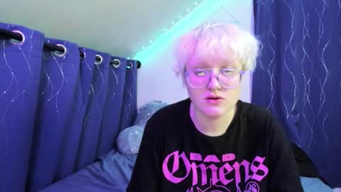 Snapshot of sparkling_water_hate_club chatting on 11-16-25, 07:36 Atticus Pendragon online show from 11-16-25, 07:36