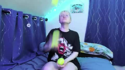 Snapshot of sparkling_water_hate_club chatting on 11-18-25, 06:12 Atticus Pendragon online show from 11-18-25, 06:12