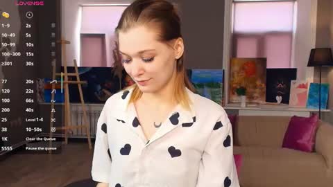 Snapshot of sparkly_k chatting on 06-18-26, 09:14 Kate online show from 06-18-26, 09:14
