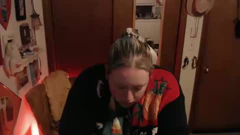 sparklybisexual online show from 10-15-25, 03:17