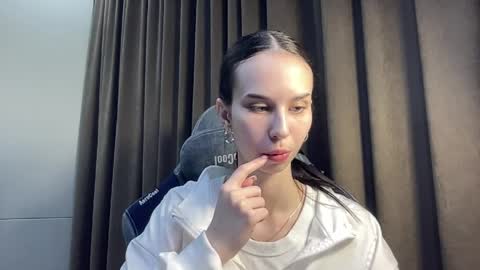 Christina online show from 03-28-26, 09:47