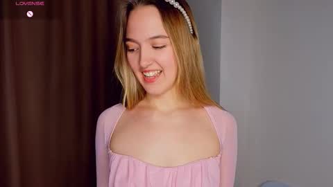 Snapshot of sparkusha chatting on 02-10-26, 07:40 Mary online show from 02-10-26, 07:40