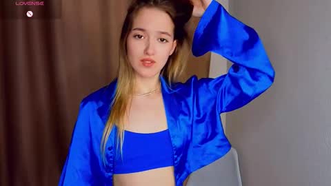 Snapshot of sparkusha chatting on 03-09-26, 04:00 Mary online show from 03-09-26, 04:00