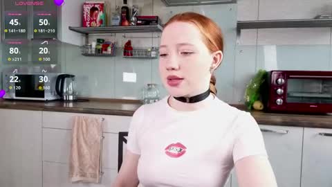 Snapshot of sparky_fox chatting on 05-19-26, 01:56 Nika online show from 05-19-26, 01:56