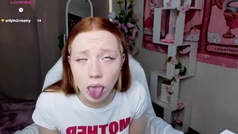 Snapshot of sparky_fox chatting on 07-21-26, 12:02 Nika online show from 07-21-26, 12:02
