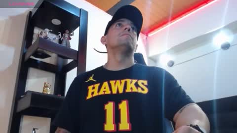 Snapshot of spartacus_cam chatting on 12-27-24, 05:20 online show from 12-27-24, 05:20