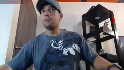 Snapshot of spartacus_cam chatting on 01-08-25, 05:27 online show from 01-08-25, 05:27