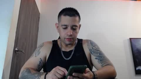 Snapshot of spartacus_cam chatting on 02-10-25, 05:25 online show from 02-10-25, 05:25