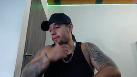 Snapshot of spartacus_cam chatting on 03-04-25, 05:42 online show from 03-04-25, 05:42