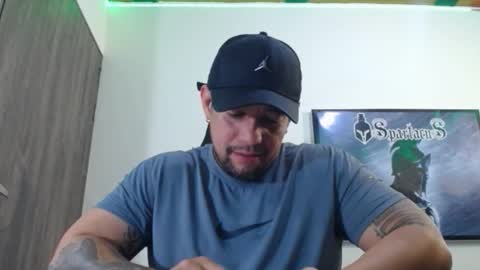 Snapshot of spartacus_cam chatting on 10-02-25, 05:58 online show from 10-02-25, 05:58