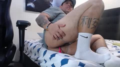 Snapshot of spartacus_cam chatting on 10-29-25, 06:04 online show from 10-29-25, 06:04