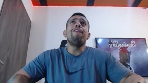 Snapshot of spartacus_cam chatting on 11-13-25, 05:17 online show from 11-13-25, 05:17