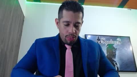 Snapshot of spartacus_cam chatting on 11-30-25, 05:55 online show from 11-30-25, 05:55