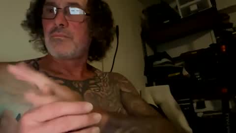 Snapshot of specter1972 chatting on 06-02-26, 12:23 specter1972 online show from 06-02-26, 12:23