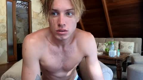 Sasha --  online show from 04-15-26, 11:05