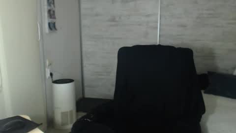 Carla online show from 11-10-25, 04:28