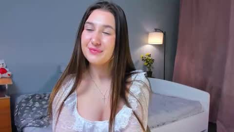 Snapshot of spiceofalex chatting on 12-18-25, 07:20 Elva online show from 12-18-25, 07:20