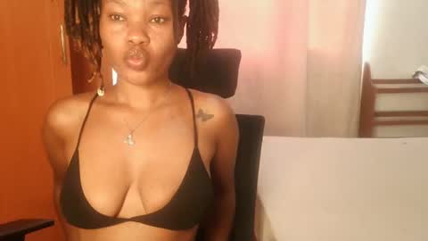 Snapshot of spicy_kerrine chatting on 03-10-25, 11:42 Spicy kerrine online show from 03-10-25, 11:42