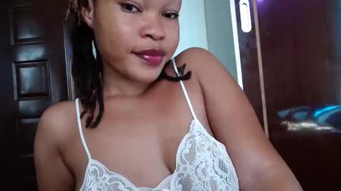 Snapshot of spicy_kerrine chatting on 11-04-25, 01:21 Spicy kerrine online show from 11-04-25, 01:21