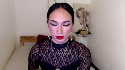 Snapshot of spicy_kinky chatting on 01-21-25, 05:51 Alora online show from 01-21-25, 05:51