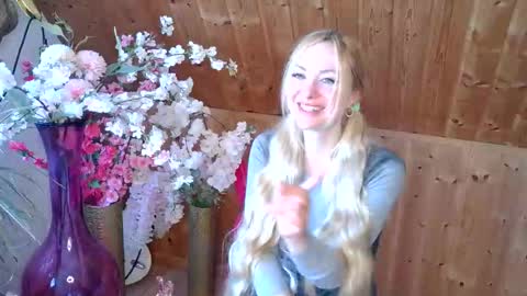 Snapshot of spicyeli chatting on 05-21-26, 03:41 Eli online show from 05-21-26, 03:41