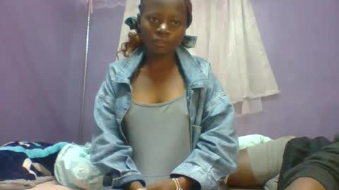 Snapshot of spicyit2 chatting on 10-27-25, 01:31 Ebony Spicy online show from 10-27-25, 01:31