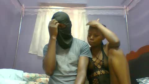 Snapshot of spicyit2 chatting on 12-19-25, 09:27 Ebony Spicy online show from 12-19-25, 09:27